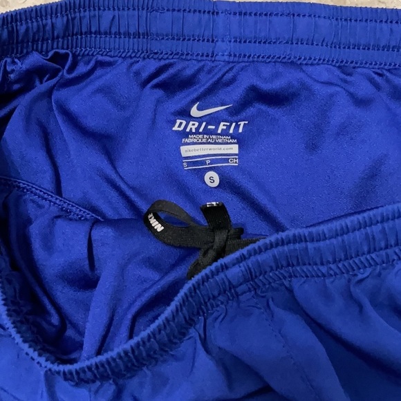 Nike Dri-Fit Running Shorts Small - Picture 8 of 9